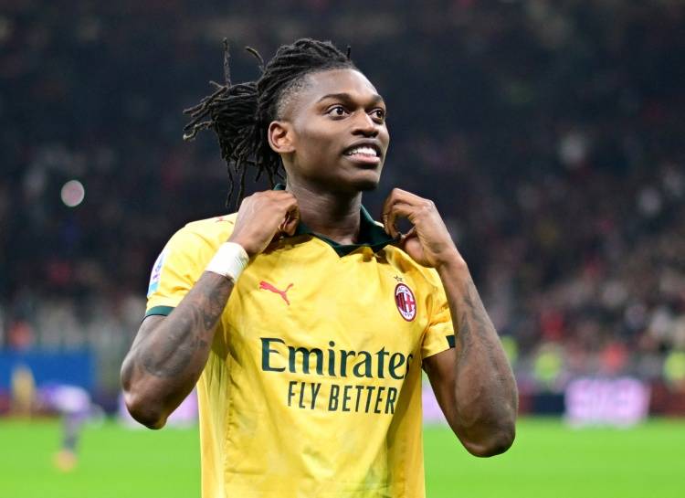 曼联要签莱奥！愿送3大球星交换，米兰只想要现金